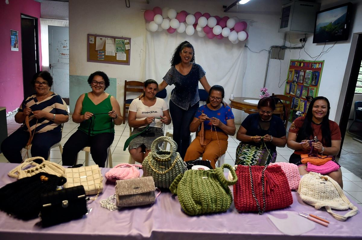Agenda semanal das Casas da Mulher conta com diversas oficinas e roda de conversa