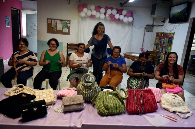 Agenda semanal das Casas da Mulher conta com diversas oficinas e roda de conversa