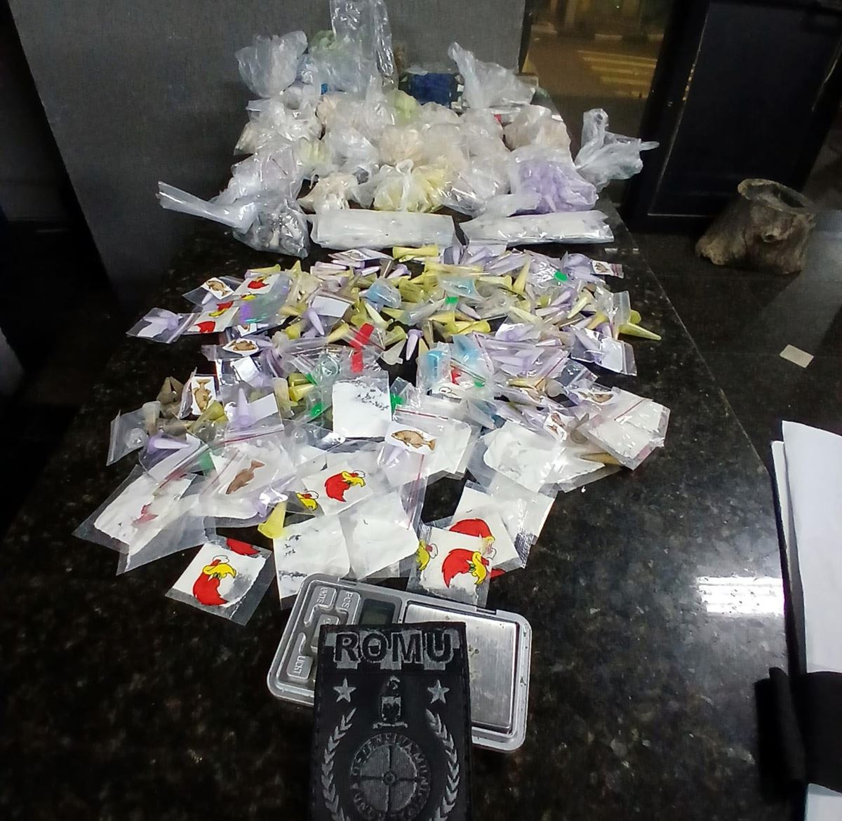GCM de Guarulhos prende traficante, apreende menor e retira 3,5 kg de drogas das ruas