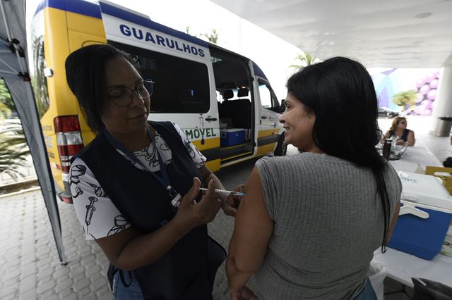 Vacimóvel leva vacinação contra influenza e outras doenças à Escola Jean Piaget neste sábado