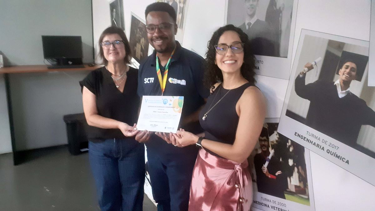 Prefeitura certifica universidade pela participação no 5º Seminário de Robótica e Tecnologias Educacionais