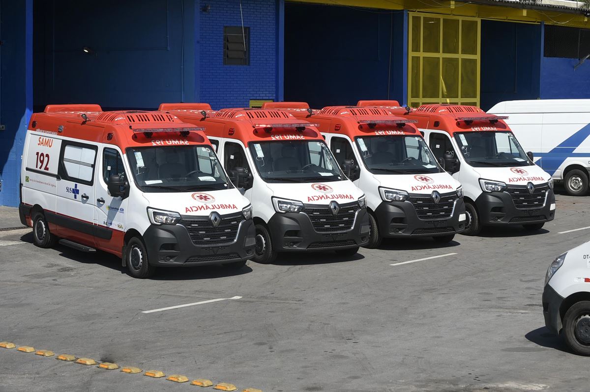 Prefeitura de Guarulhos entrega 4 novas ambulâncias para o SAMU