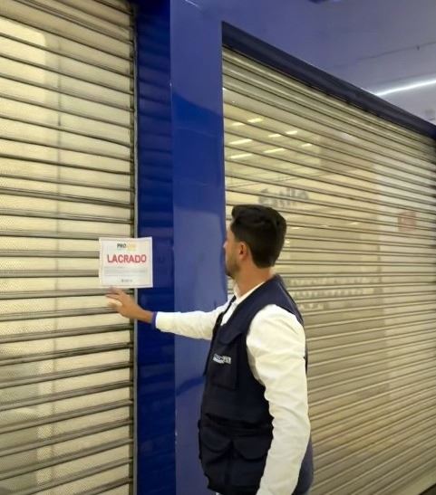 Procon Guarulhos lacra loja de móveis em Bonsucesso