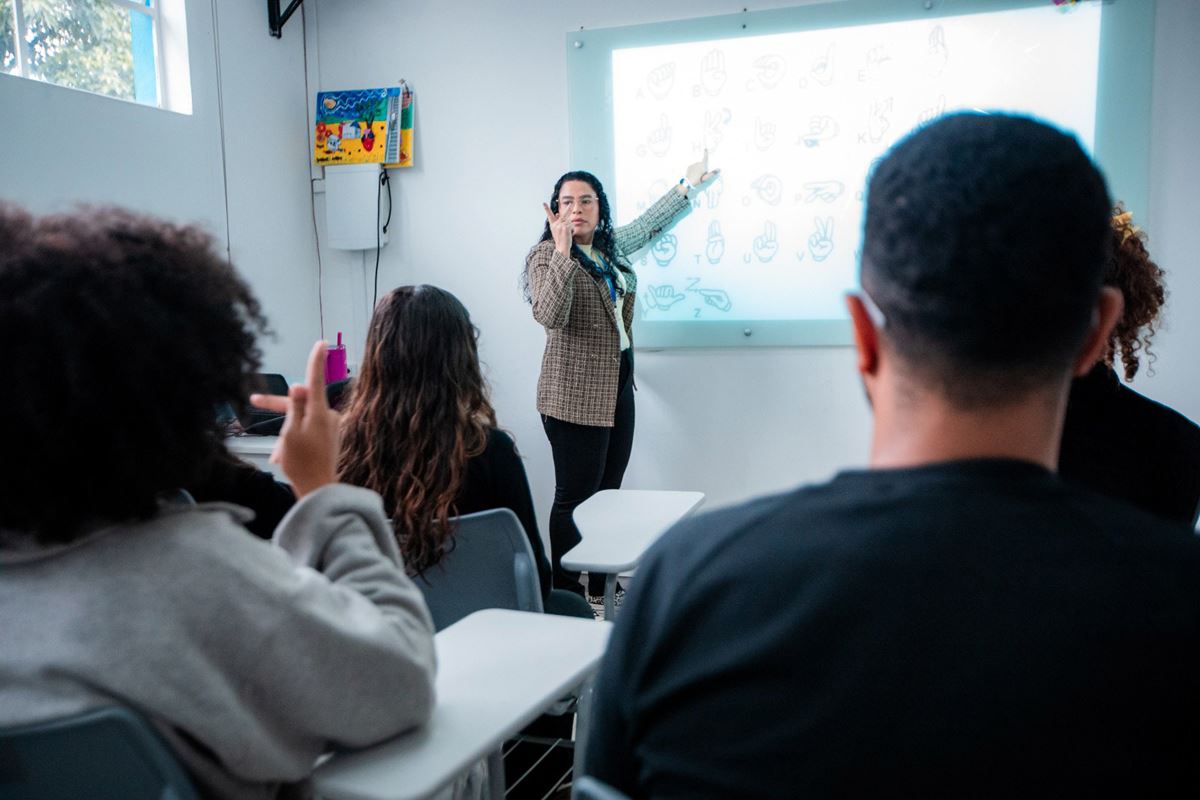 Prefeitura de Guarulhos oferece curso gratuito de Libras para iniciantes