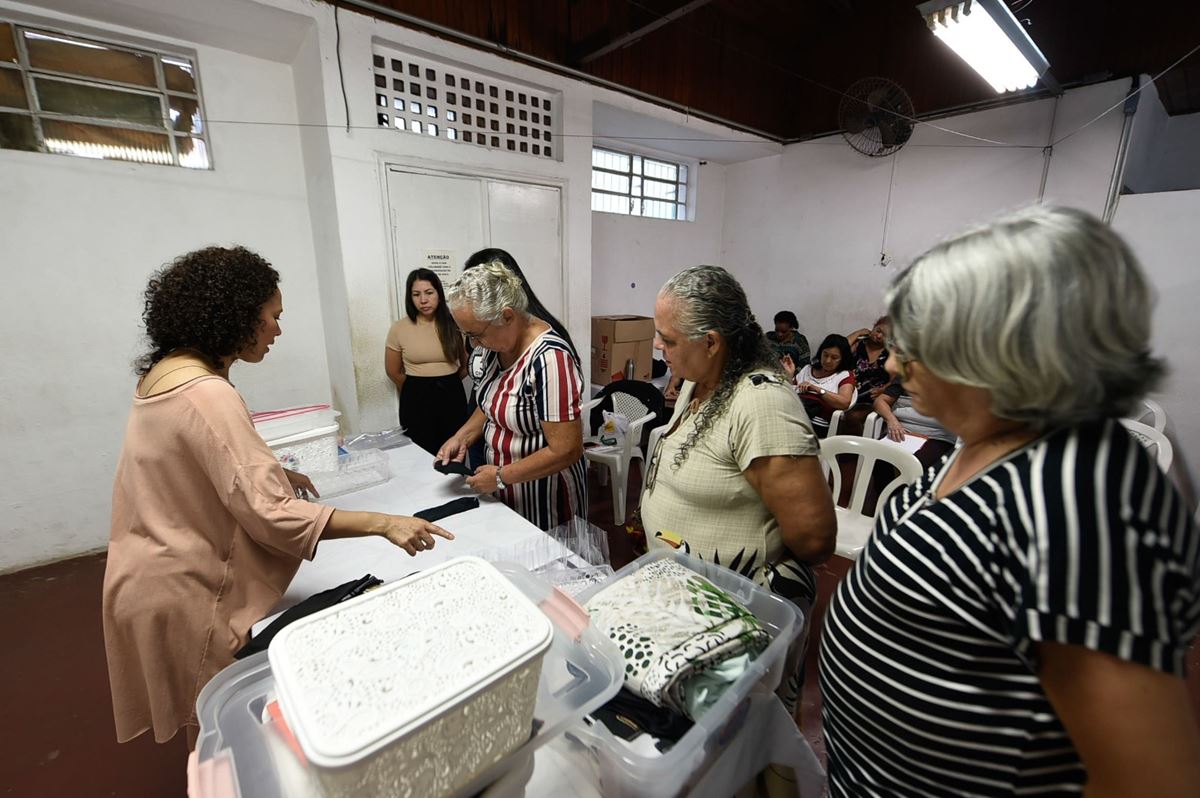 Oficina nas Casas da Mulher ensina técnicas de organização para residências e empresas