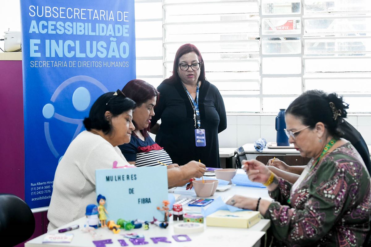 Mulheres com fibromialgia expressam suas emoções em vivência realizada pela Prefeitura