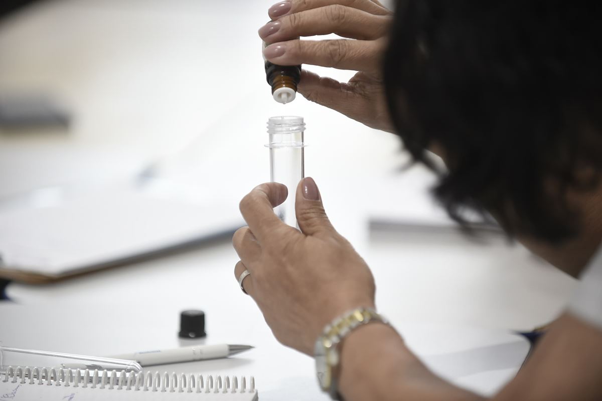 Oficina de terapia capilar natural na Casa da Mulher Guarulhense possibilita autocuidado às participantes