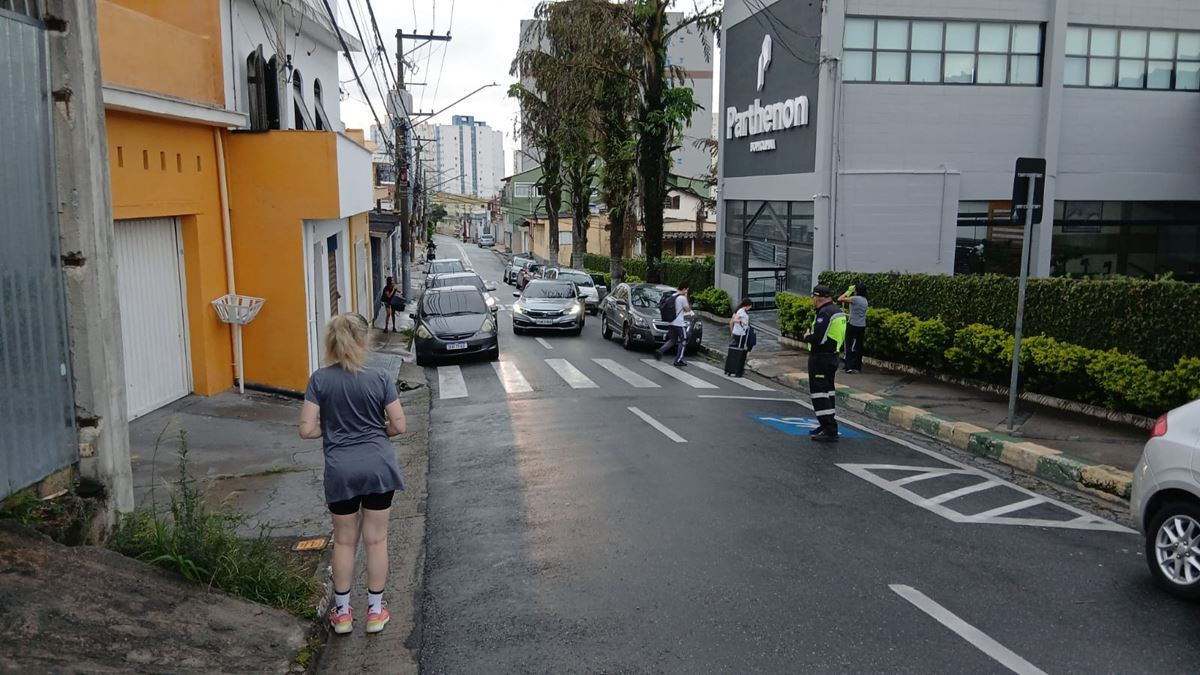 Prefeitura inicia Operação Volta às Aulas para melhorar o trânsito em frente às escolas
