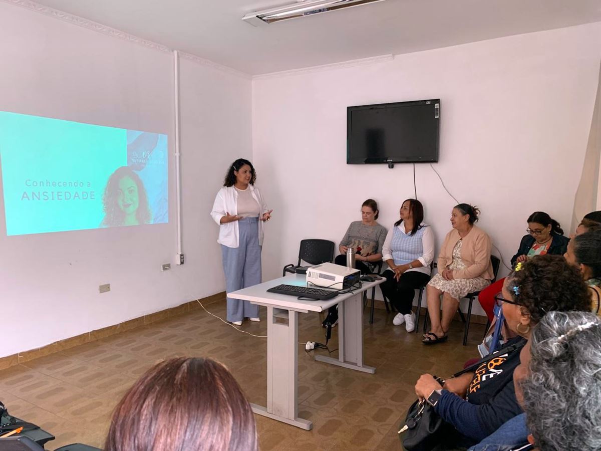 Roda de conversa na Casa da Mulher Vila Galvão discute gerenciamento da ansiedade