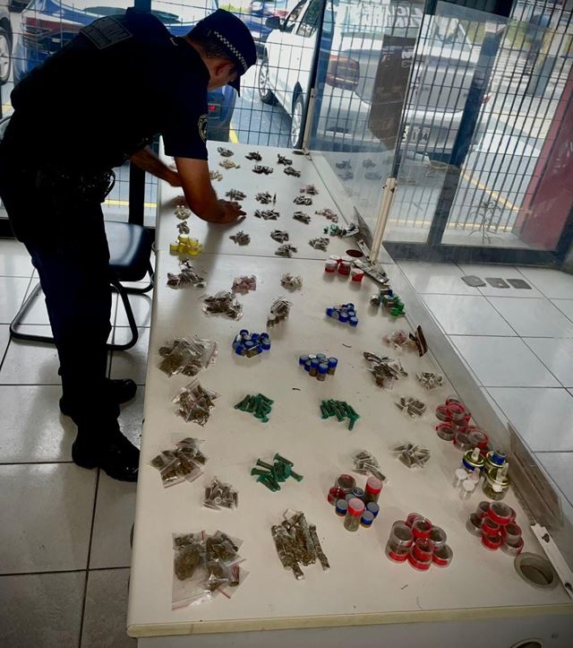 GCM de Guarulhos apreende 900 gramas de drogas em Cumbica