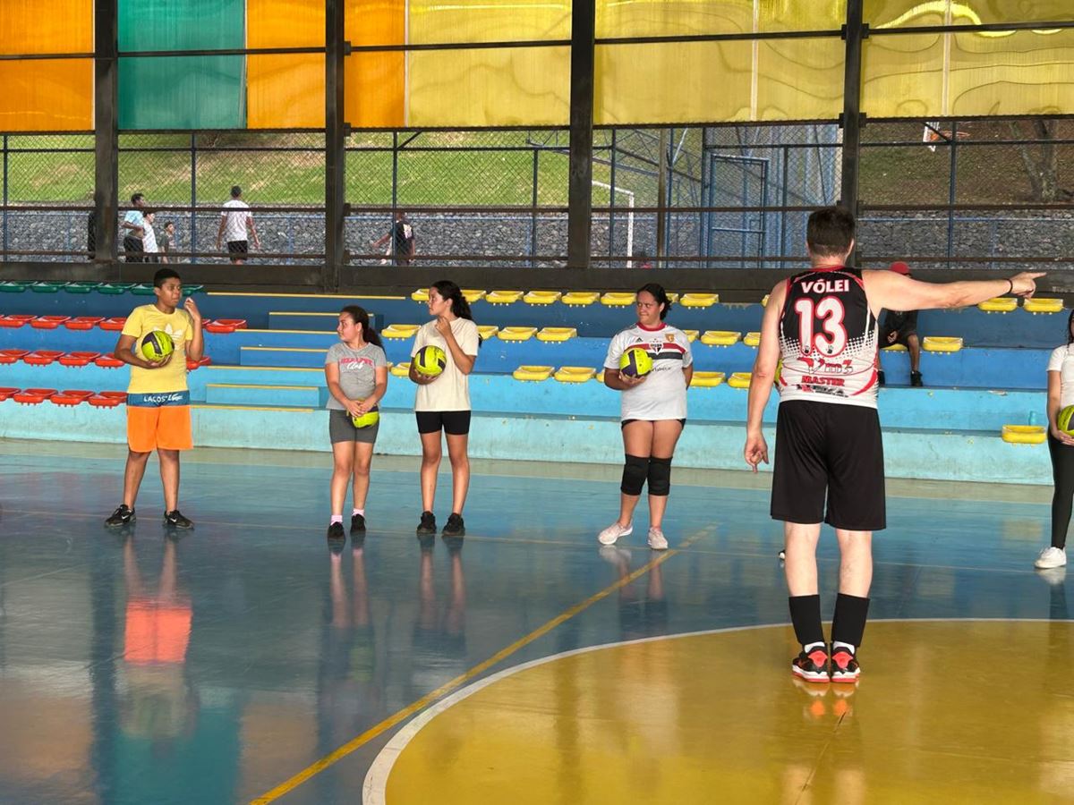 Prefeitura abre inscrições para aulas de skate, voleibol e futsal no CEU Pimentas