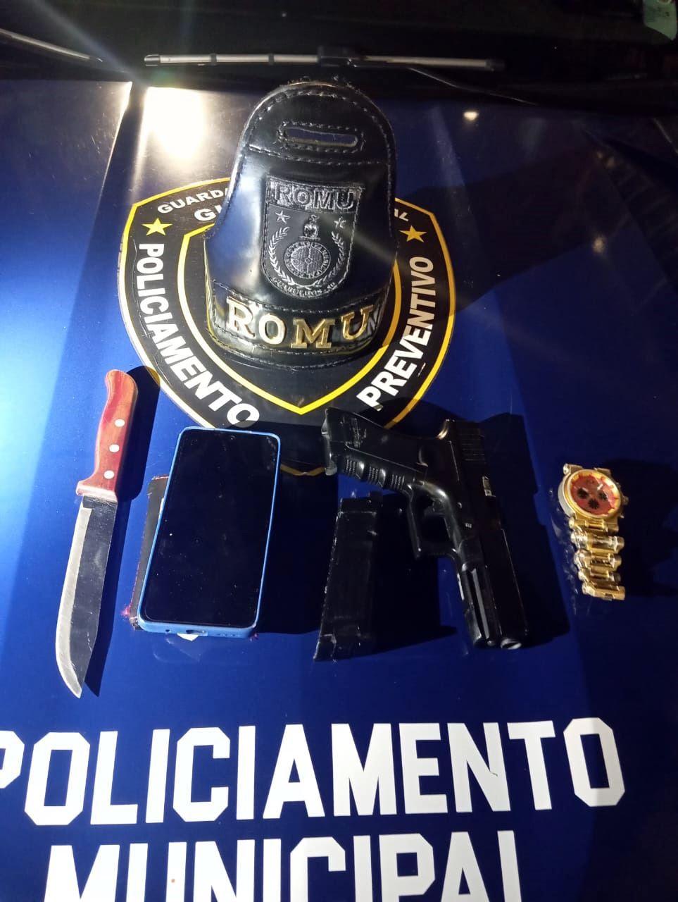 GCM prende homem em liberdade condicional com armas no Taboão