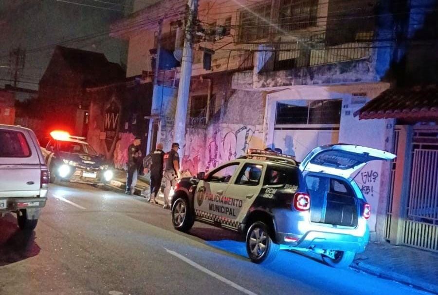 GCM prende criminosos por tráfico de drogas e furto em Guarulhos