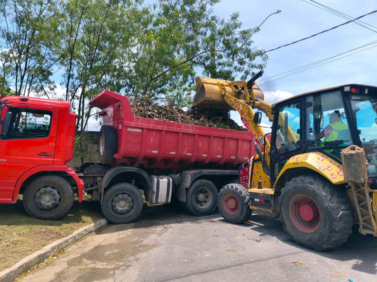 Prefeitura realiza remoção de resíduos em cinco bairros da região de Cumbica