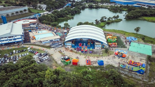 Prefeitura de Guarulhos promove show de Natal no CEU Bonsucesso