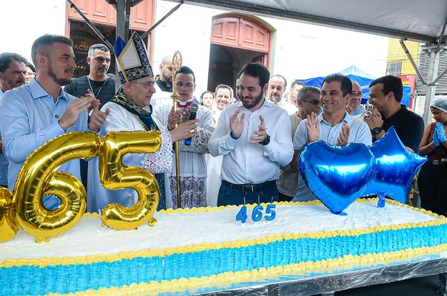 Guarulhos comemora 465 anos com missa e bolo de aniversário do Fundo Social