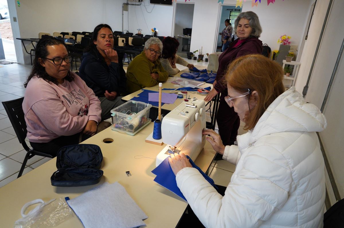 Prefeitura promove oficina gratuita de confecção de necessaires para mulheres