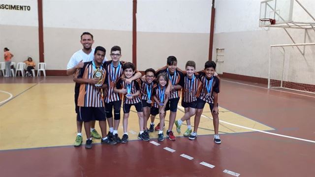 Gardhon é campeão no vôlei mirim masculino da Olimpíada Colegial