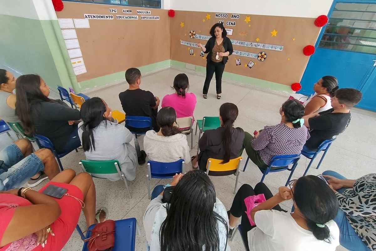 Encontro aproxima famílias de alunos com deficiência atendidos pela rede municipal
