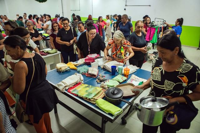 Alunos trocam artigos no Bazar Solidário do CEU Ponte Alta e promovem a sustentabilidade