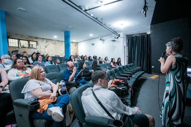 Workshop reúne profissionais que atuam com livro e leitura na Biblioteca Monteiro Lobato
