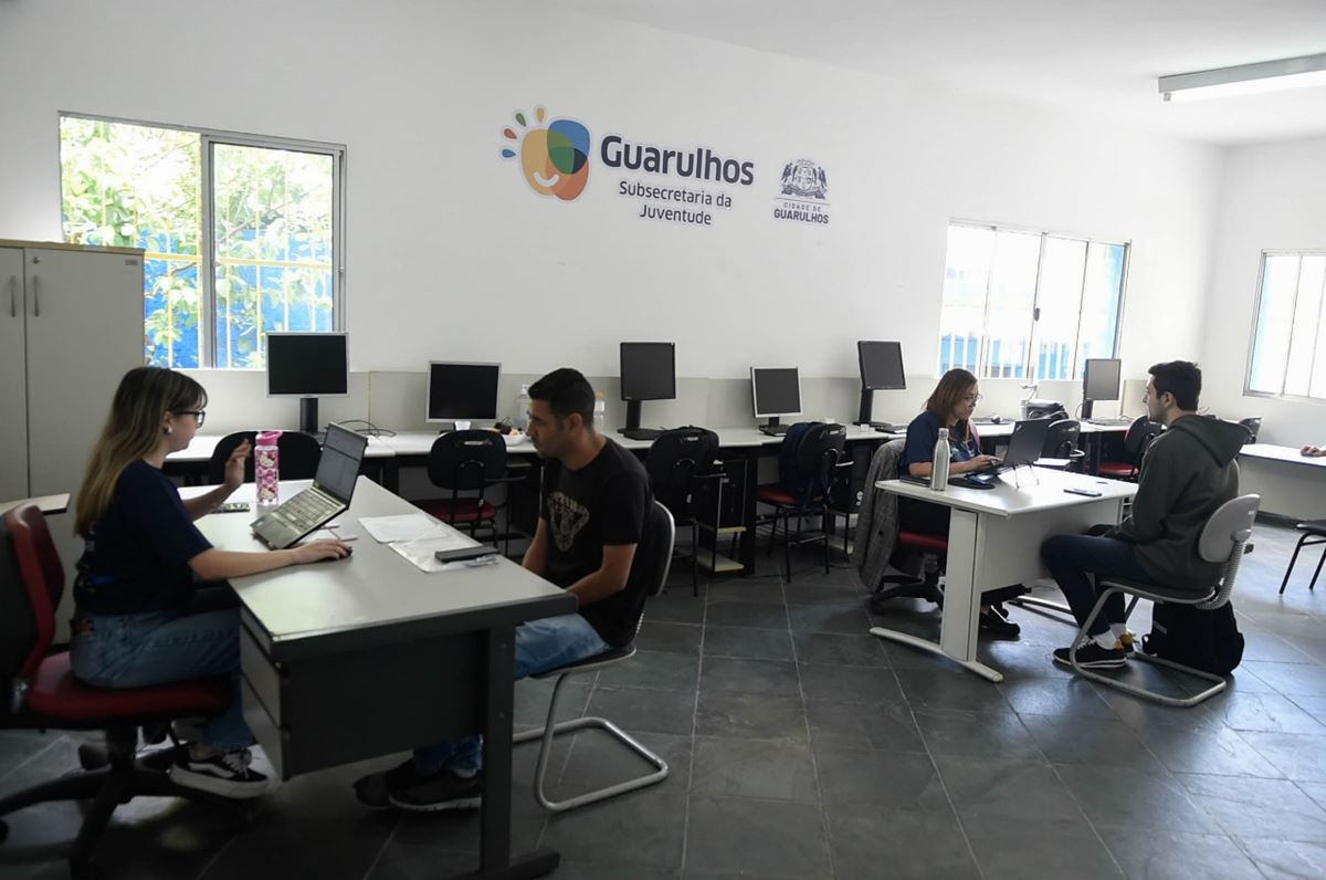 Projeto Partiu Trampo encaminha 80 jovens para vagas de logística