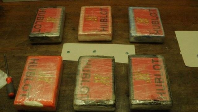 PF apreende mais de 17 kg de drogas com 2 passageiros