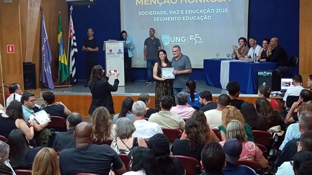 Profissionais da rede municipal de educação recebem homenagem na Universidade Guarulhos