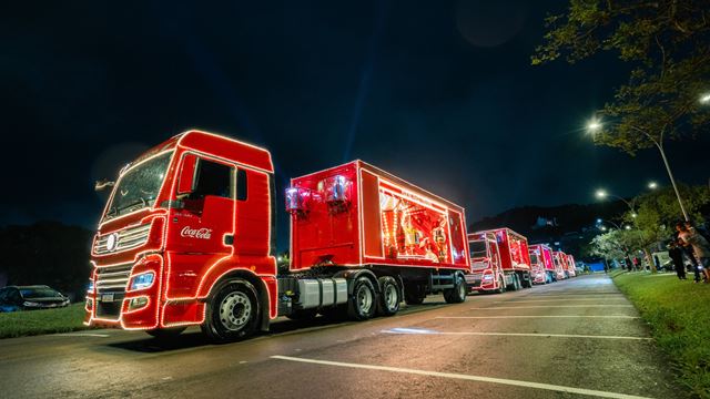 Caravana de Natal da Coca-Cola ilumina Guarulhos neste sábado