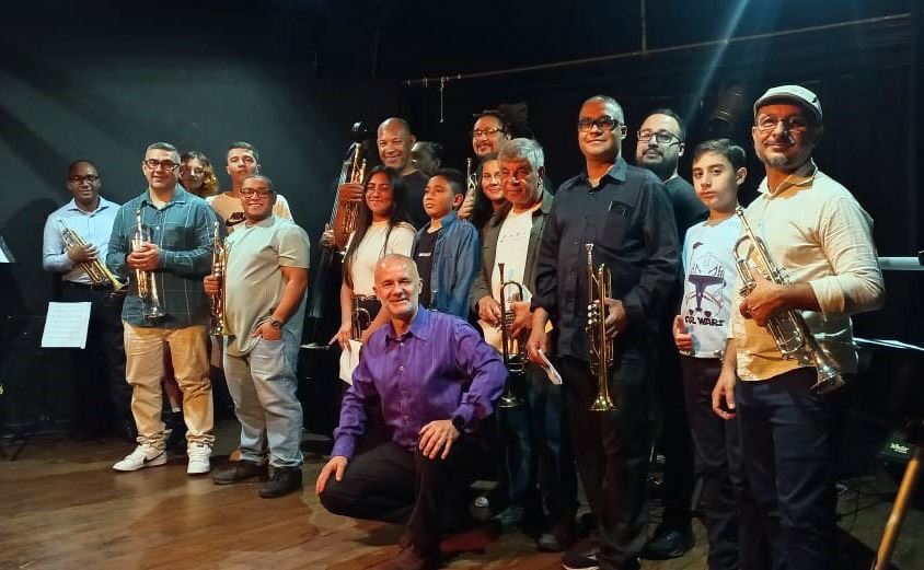 Grupo trompete.com.br leva repertório variado para apresentação de final de ano