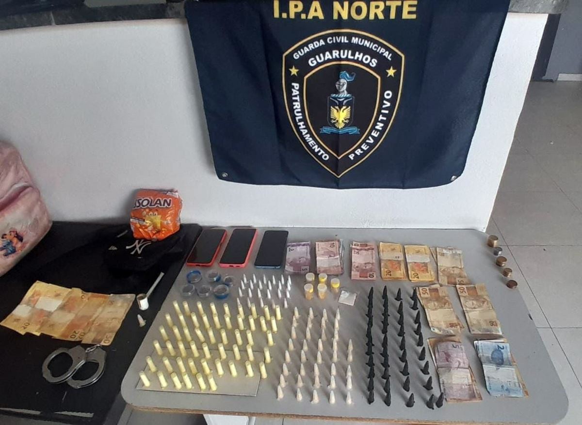 GCM de Guarulhos prende cinco traficantes e apreende mais de 700 porções de drogas
