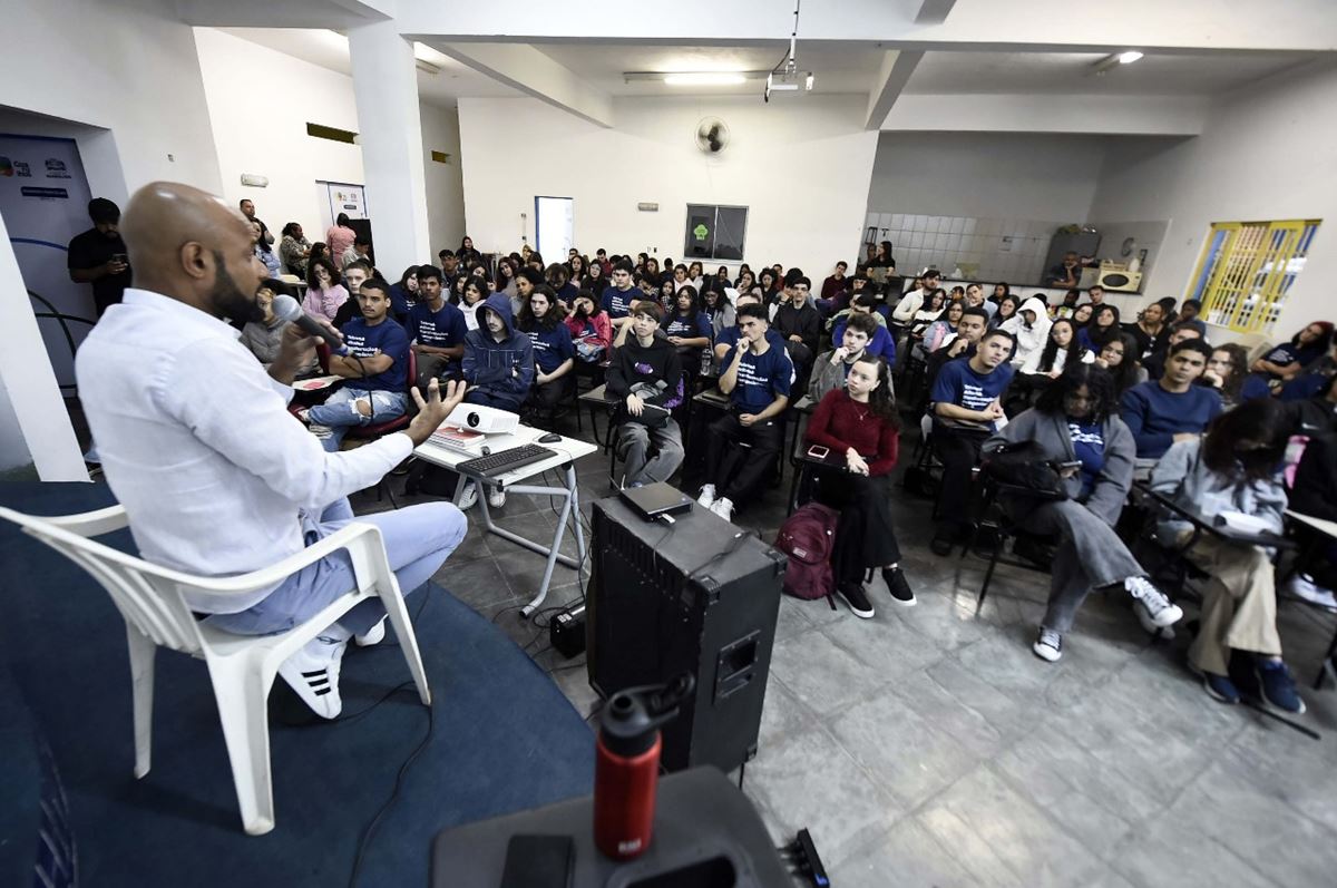 Prefeitura promove Semana da Juventude pela Igualdade com palestras para jovens aprendizes