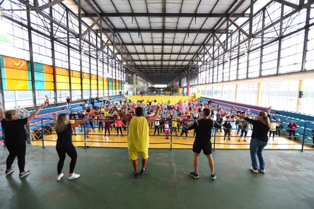 InterCEUs reúne mais de 300 pessoas em aulas de ginástica no Pimentas