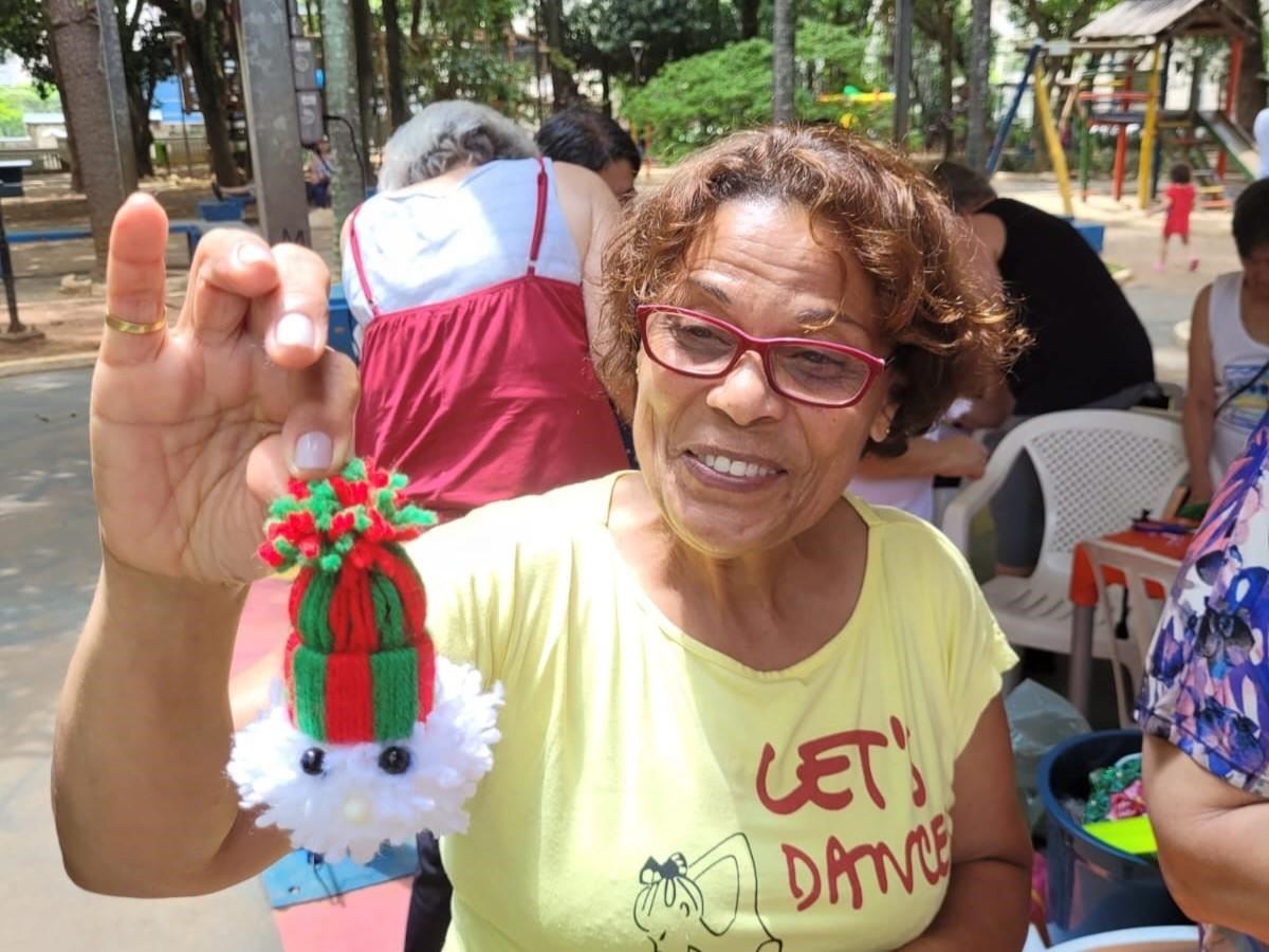 Casas da Mulher realizam oficinas de enfeites de Natal, de bolsas e de panetone