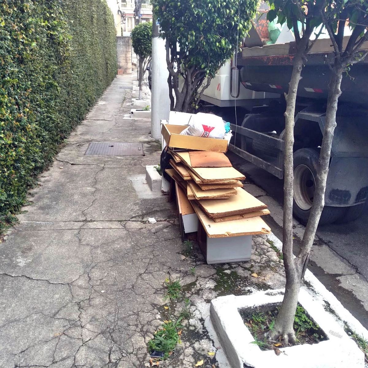 Prefeitura remove descarte irregular dos bairros Vila Galvão, Vila Rio, Picanço e Parque Continental