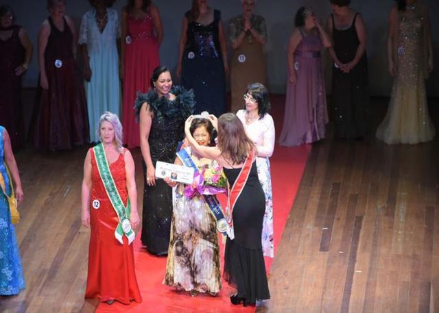 Miss e Mister Melhor Idade são eleitos em noite de glamour