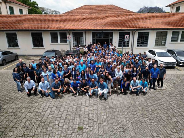 Servidores da Saúde vestem azul e reforçam a importância dos cuidados com a saúde do homem