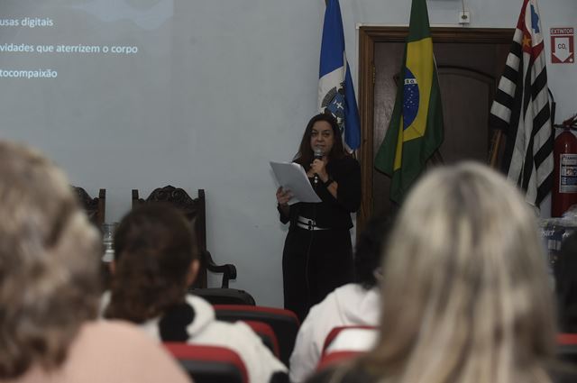 Palestra sobre saúde mental convida servidores a desacelerar os pensamentos