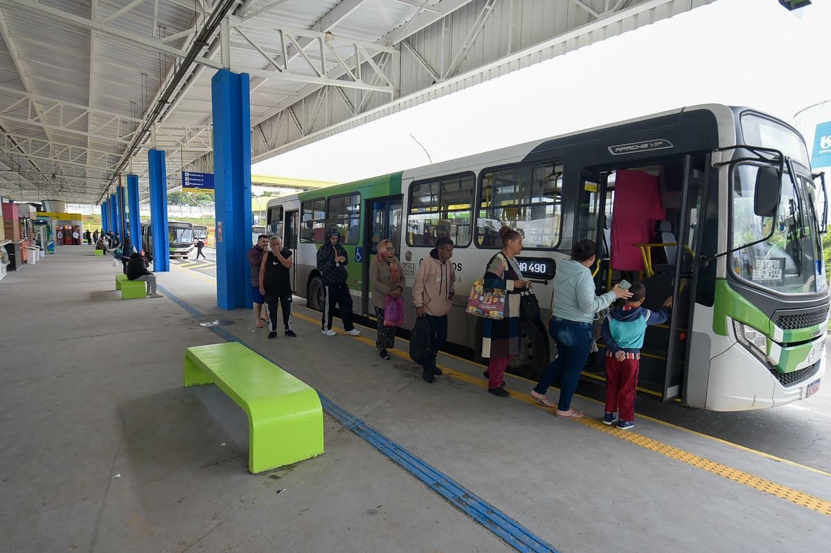 Prefeitura e concessionárias reforçam serviço de ônibus no feriado de Finados