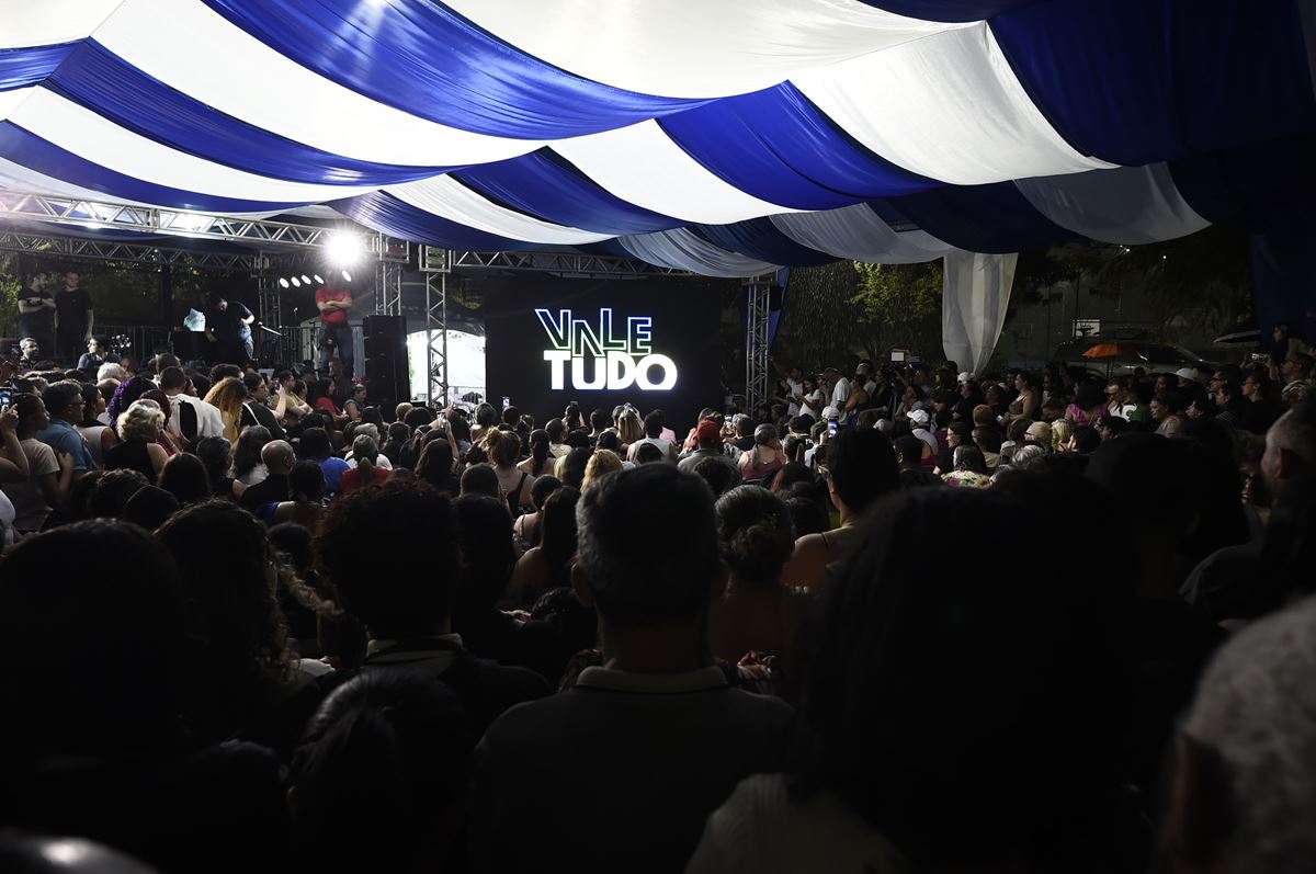 Final de "Vale Tudo" no Bosque Maia atrai mais de 1.000 pessoas à Oktoberfest, que estende programação