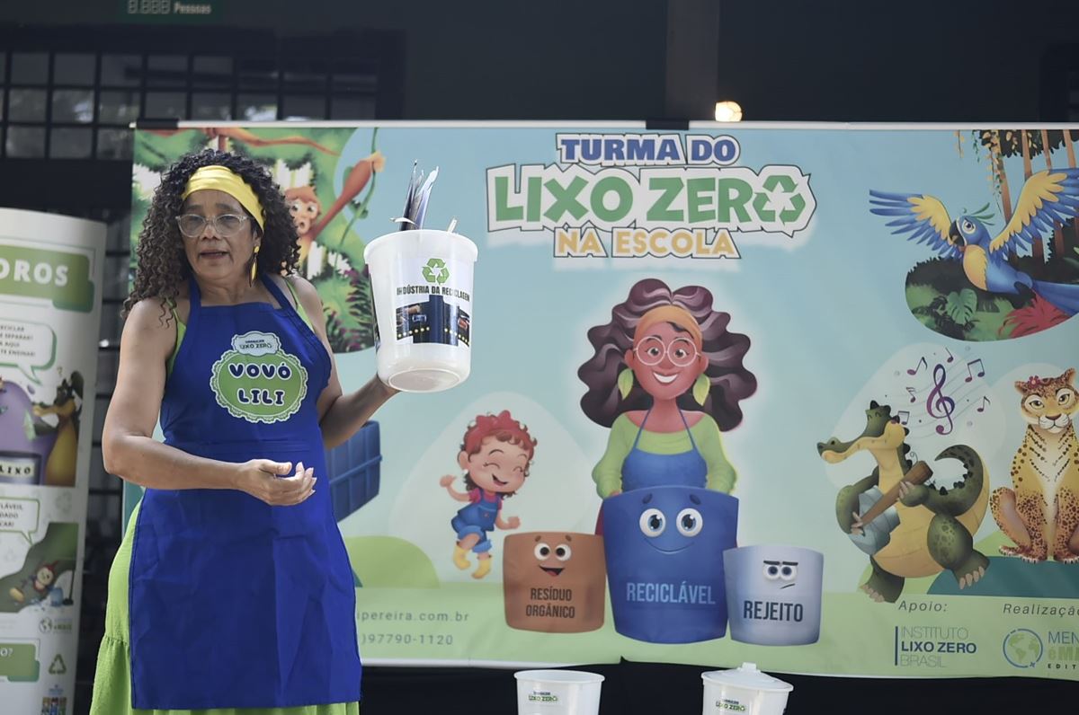 Semana Lixo Zero começa com teatro de fantoches no Zoológico de Guarulhos