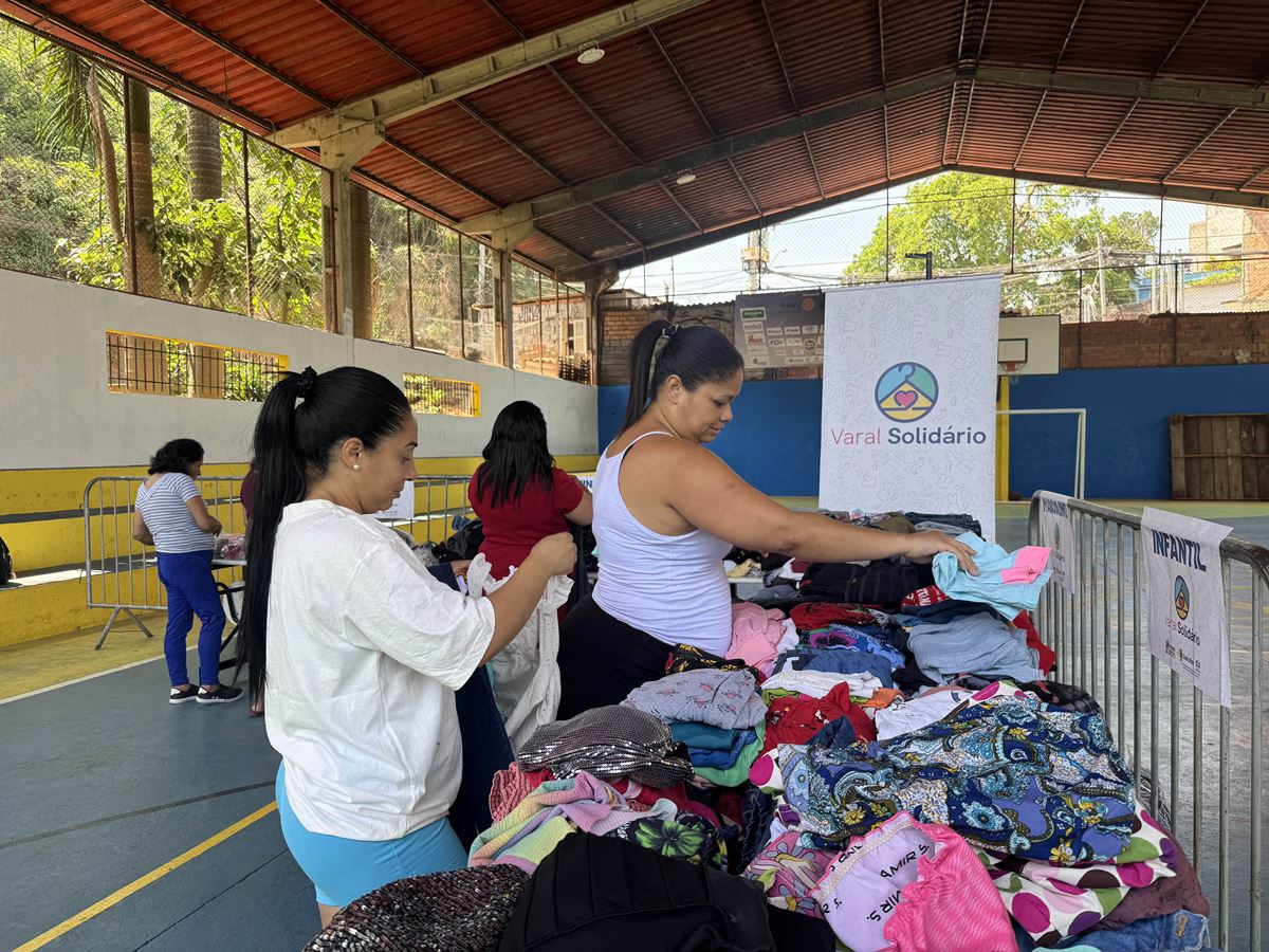 Varal Solidário do Fundo Social de Solidariedade beneficia 100 famílias no Recreio São Jorge