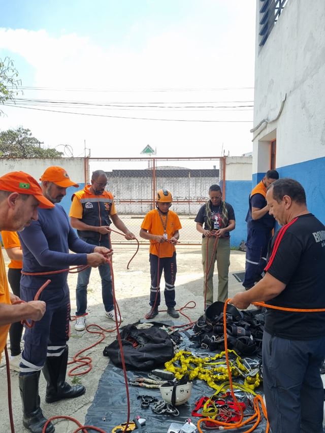 Defesa Civil realiza treinamento de trabalhos em altura para reforçar segurança nas operações