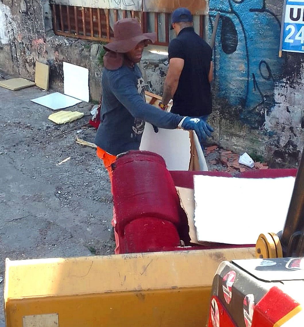 Prefeitura remove descarte irregular de vias da Vila Rio e do Jardim Palmira