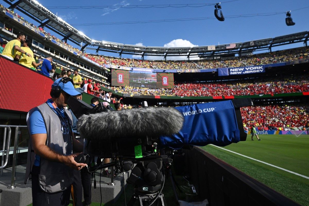 Bug em sistema interno da Copa do Mundo da FIFA deu a qualquer pessoa a capacidade de modificar a transmissão de TV.