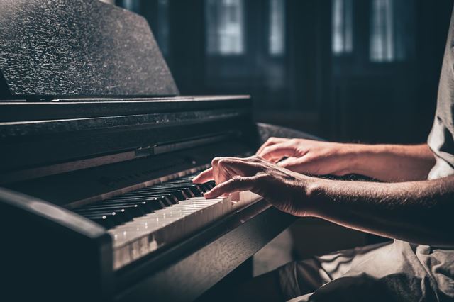 Piano Popular e Projeto Ébano e Marfim se unem em apresentação gratuita na Biblioteca Monteiro Lobato