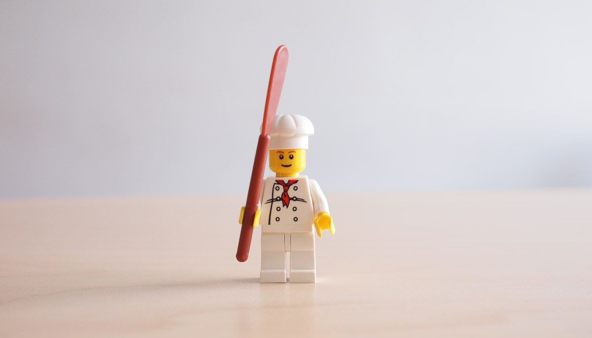 6 utensílios de cozinha que facilitam a vida de quem já é adulto