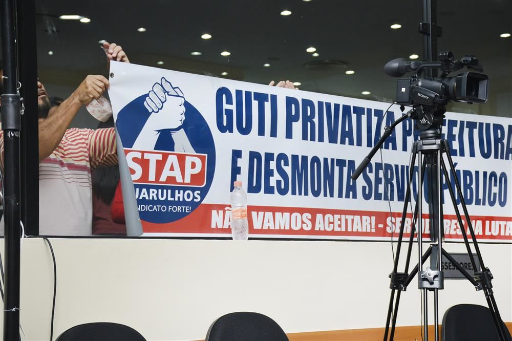 Tumulto na galeria interrompe Sessão da Câmara de Guarulhos