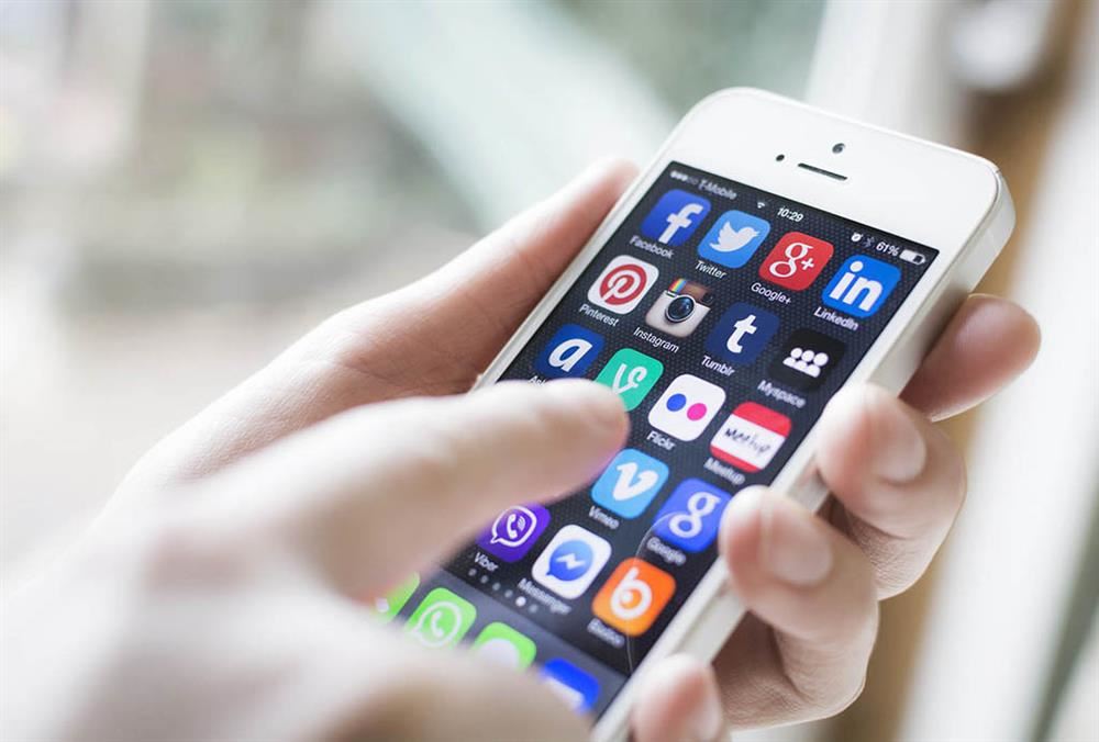 Vendas de linhas de celular caem nos últimos 12 meses