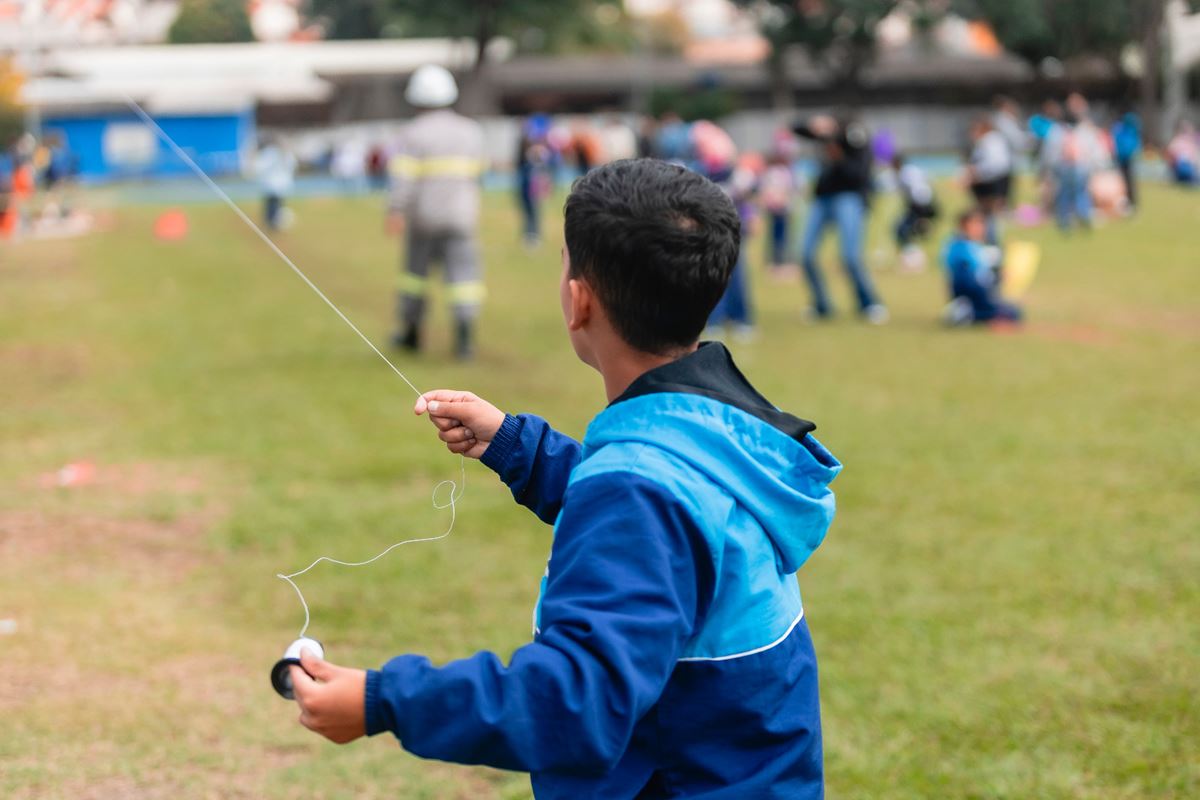 Revoada de Pipas no campo do Flamenguinho em Guarulhos reúne 500 estudantes da rede municipal